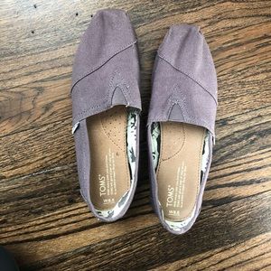 Women’s Toms size 8.5